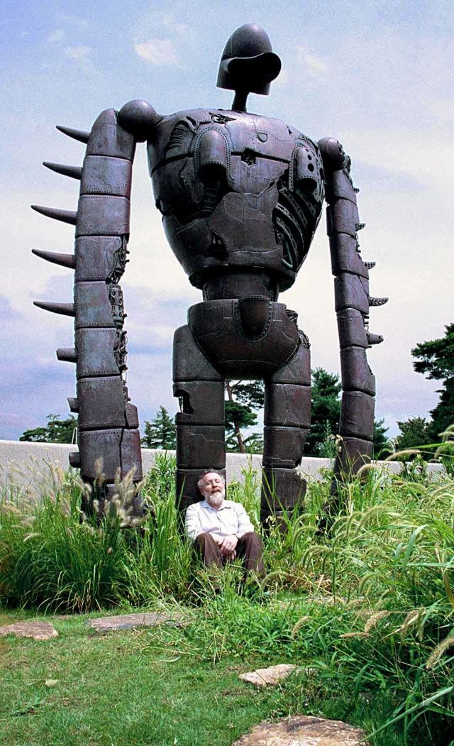 画像：ジブリ美術館屋外のオブジェの写真