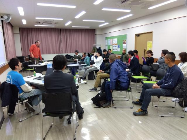 画像：前回のトークサロンの会場の写真