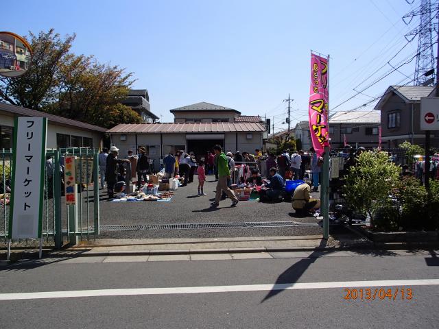 画像：過去のフリーマーケットの様子の写真