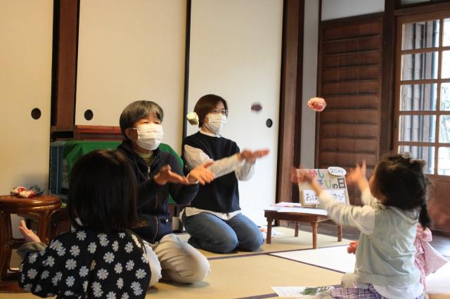 画像：おはなしあそびの写真
