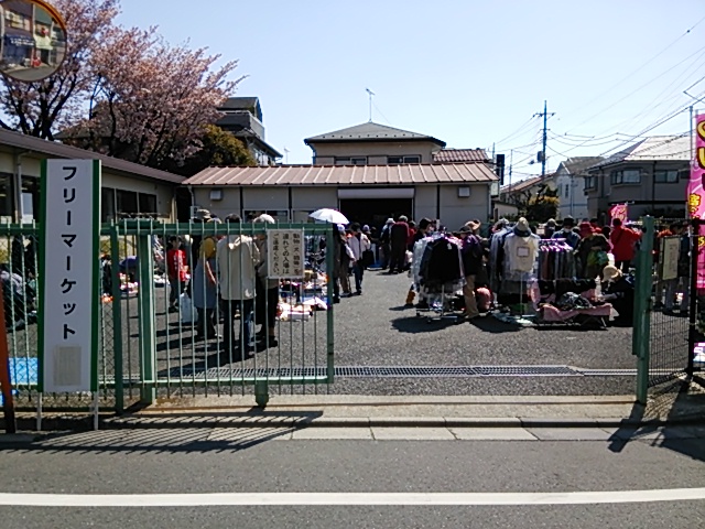 画像：過去のフリーマーケットの様子の写真