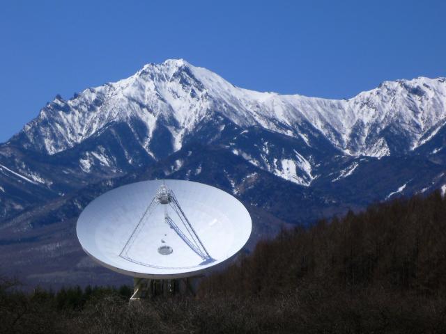 画像：国立天文台45メートル電波望遠鏡の写真