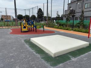 画像：公園入口の写真（拡大画像へのリンク）