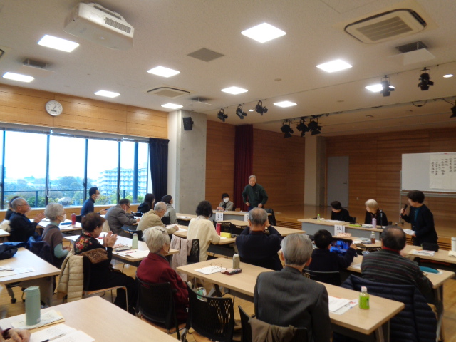 画像：俳句会の様子の写真