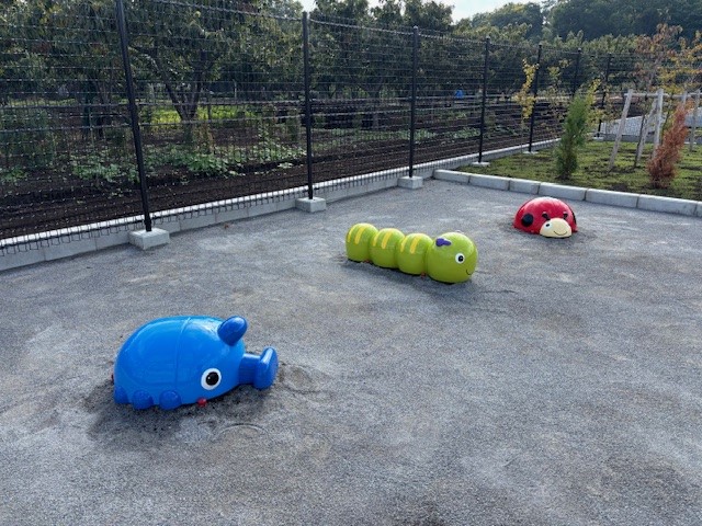 画像：遊具3基の写真