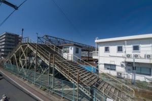 画像：三鷹こ線人道橋の写真（拡大画像へのリンク）