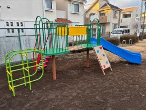 画像：複合遊具全景（拡大画像へのリンク）