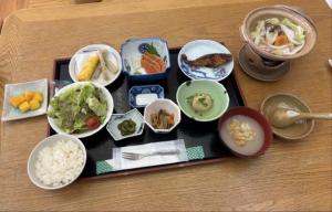 画像：写真・信州の旬の食材を使用した夕食の一例（拡大画像へのリンク）