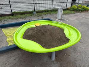 画像：設置された遊具の写真（拡大画像へのリンク）