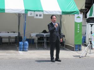 画像：市長スピーチの様子の写真（拡大画像へのリンク）