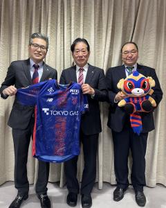 画像：川岸社長と河村市長達が写っている写真