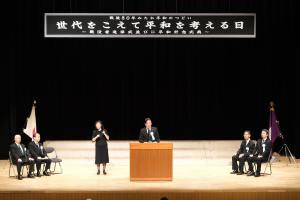 画像：河村市長が登壇している写真（拡大画像へのリンク）