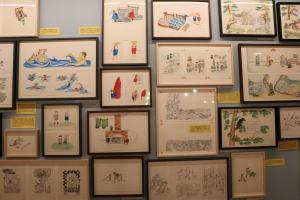 画像：展示室の様子（拡大画像へのリンク）