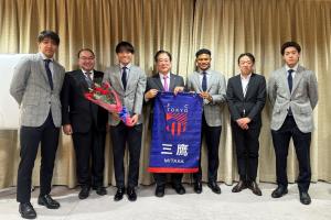 画像：表敬訪問の様子の写真