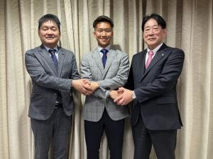 画像：表敬訪問の様子の写真