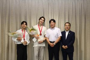 画像：グジェレフ瞭舞さん・渡部出日寿さんとの写真