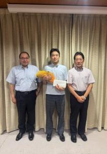 画像：池畑選手（中央）河村市長（右）教育長（左）