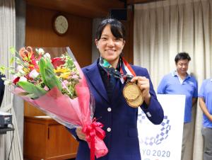 画像:第18回アジア競技大会個人・混合リレーの2つの金メダルをかけた高橋選手