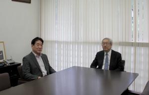 画像：常田台長と河村市長が対談している様子（拡大画像へのリンク）