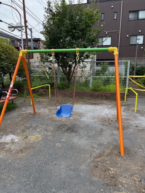 画像：ブランコ全景