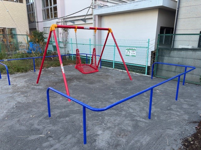 画像：ブランコ全景