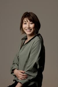 画像：狩野舞子さんの宣材写真（拡大画像へのリンク）