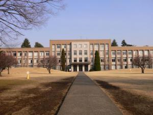 画像：ICU本館（旧中島飛行機三鷹研究所本館建物を改修）の写真（拡大画像へのリンク）