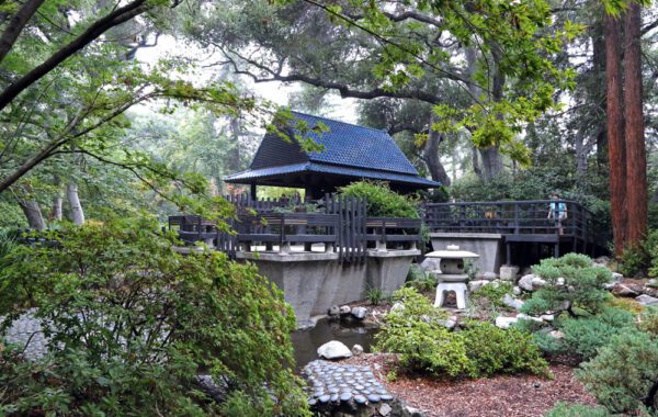画像：デスカンソ庭園内の日本庭園の写真