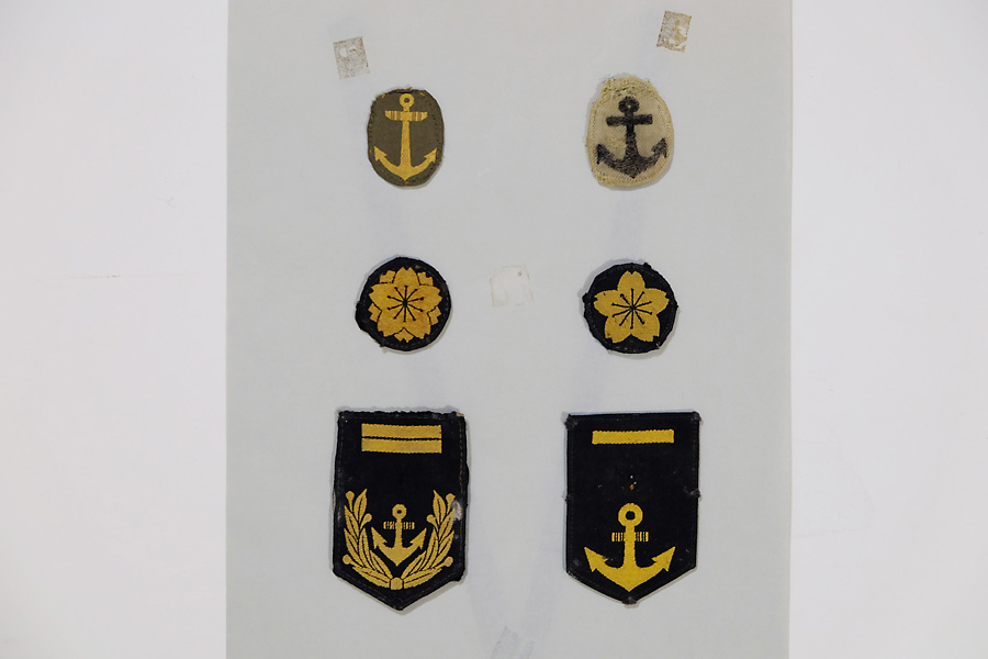 海軍の帽章と袖章