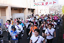 写真：駅伝大会スタートのようす