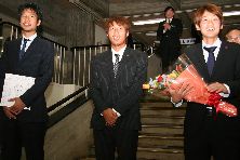 写真：市役所を訪れたFC東京の選手たち