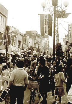 写真：昭和52年　駅前中央歩道開通式