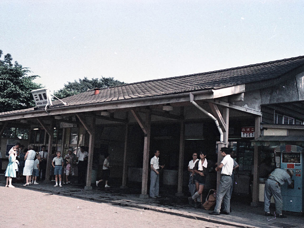 三鷹駅北口　昭和40（1965）年